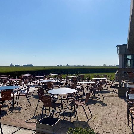 Logis Hotel & Restaurant De L'Aerodrome De La Baie De Somme Buigny-Saint-Maclou Экстерьер фото