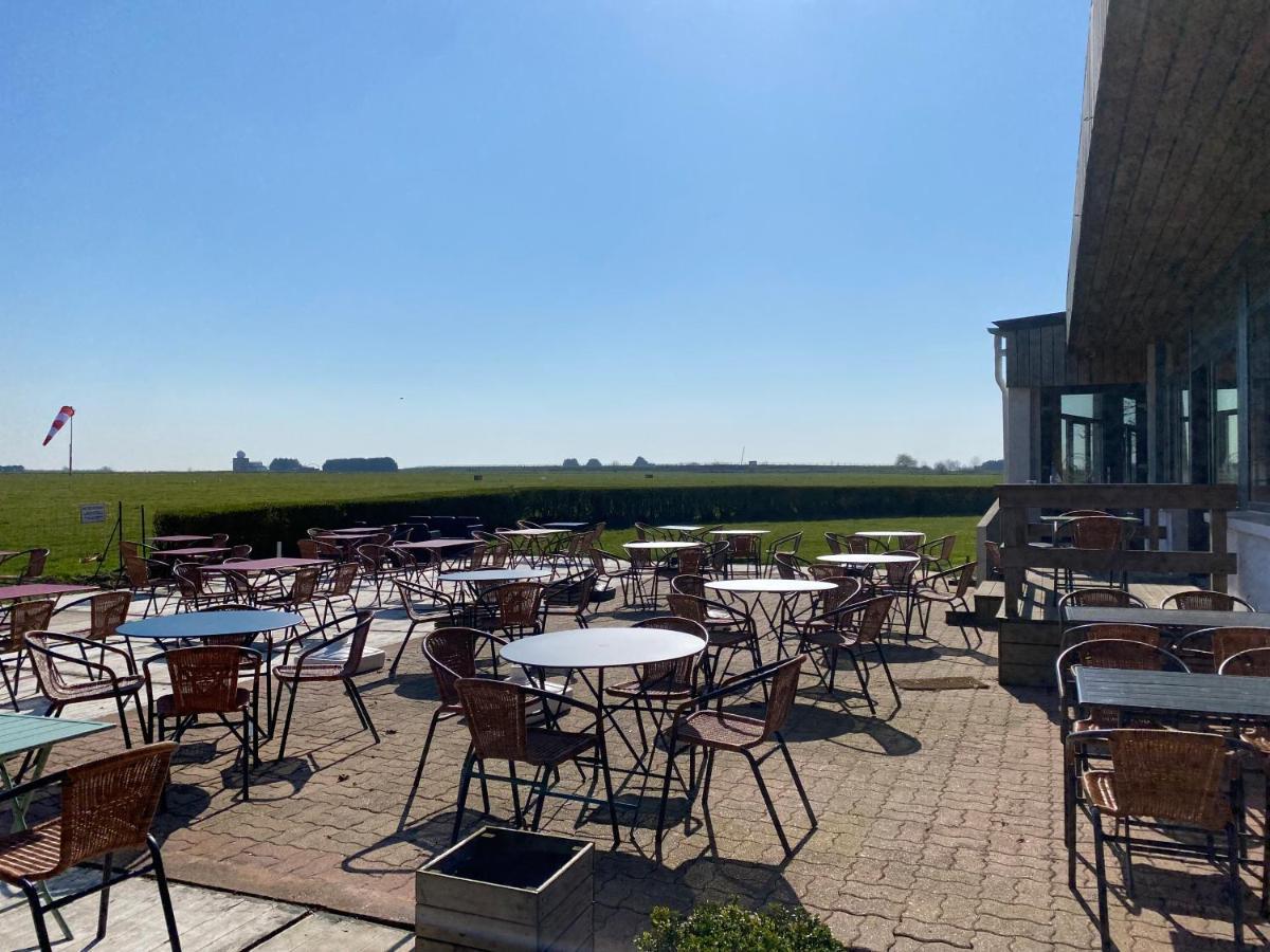 Logis Hotel & Restaurant De L'Aerodrome De La Baie De Somme Buigny-Saint-Maclou Экстерьер фото