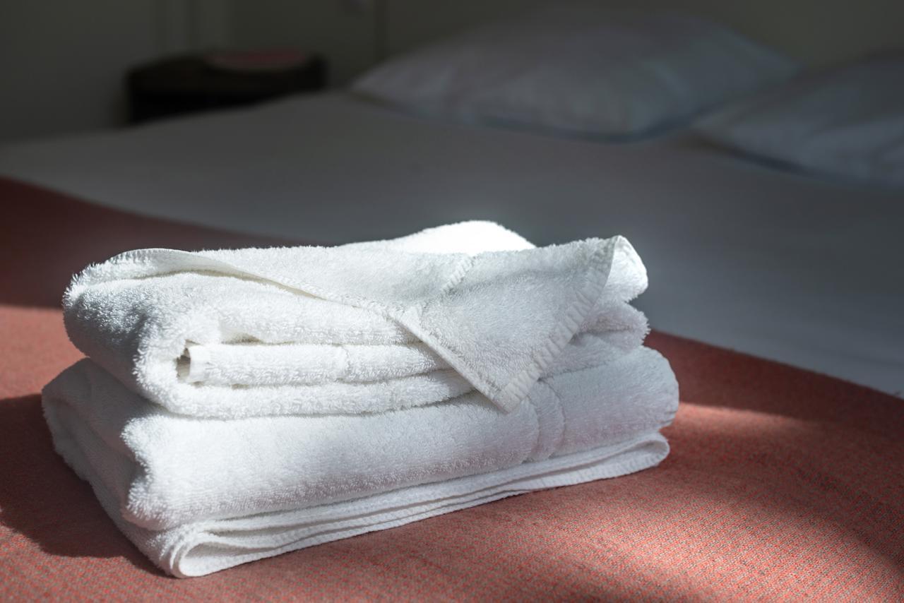 Logis Hotel & Restaurant De L'Aerodrome De La Baie De Somme Buigny-Saint-Maclou Экстерьер фото