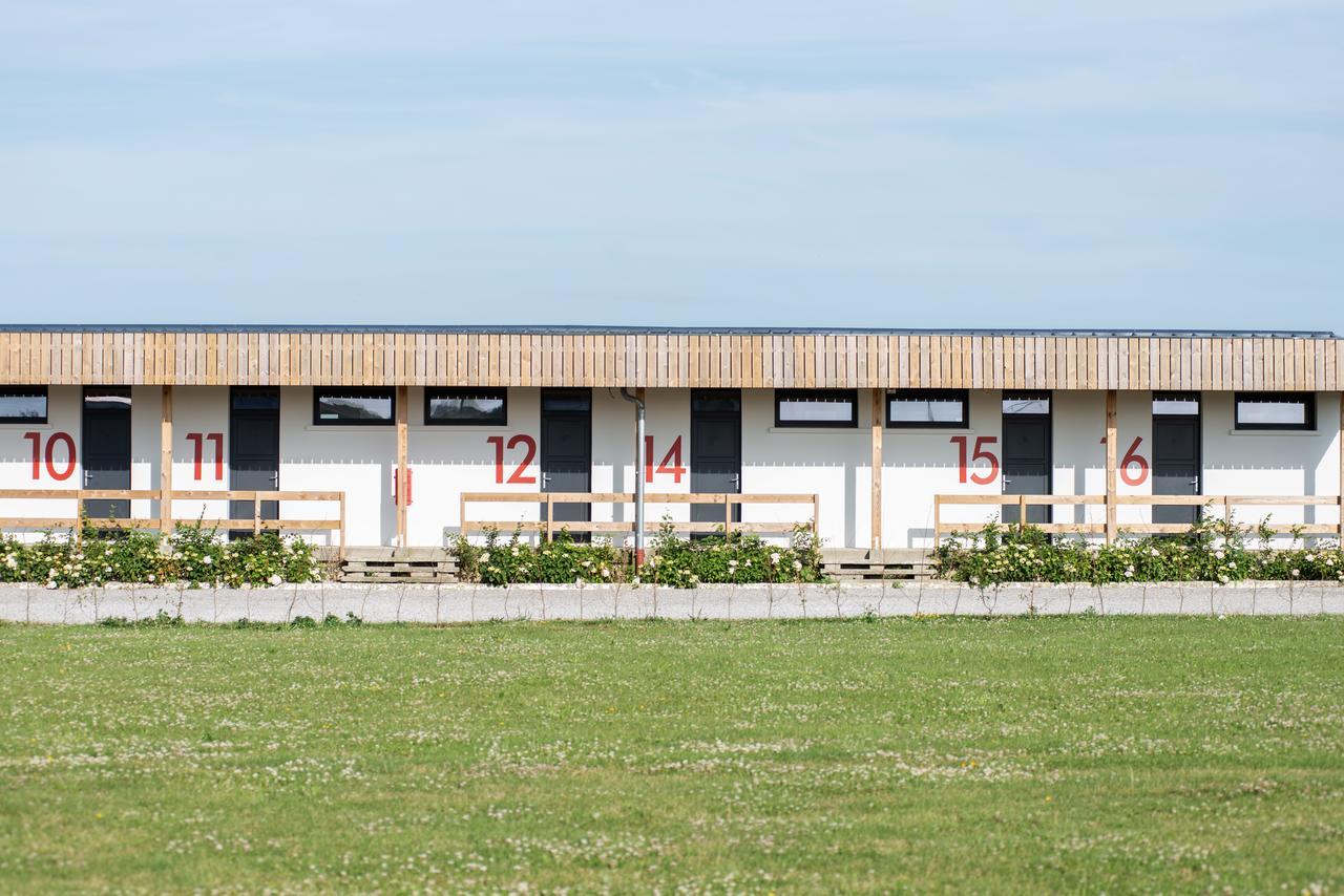 Logis Hotel & Restaurant De L'Aerodrome De La Baie De Somme Buigny-Saint-Maclou Экстерьер фото